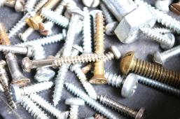 6672-a-pile-of-screws-and-bolts-pv